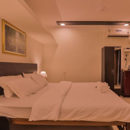 Pinnacle Blue By The Beach Calangute Exterior photo