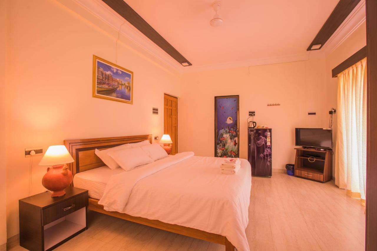 Pinnacle Blue By The Beach Calangute Exterior photo
