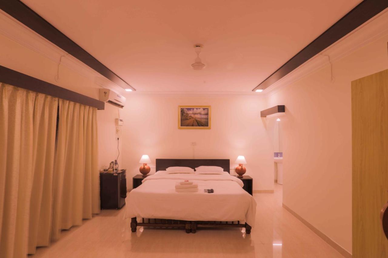 Pinnacle Blue By The Beach Calangute Exterior photo