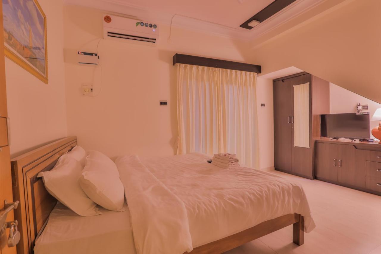Pinnacle Blue By The Beach Calangute Exterior photo